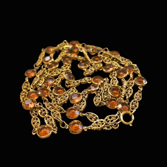 RARE 1930's Vintage Gold Tone Engraved Chain Necklace with 30 Topaz Crystals. - Picture 3 of 10